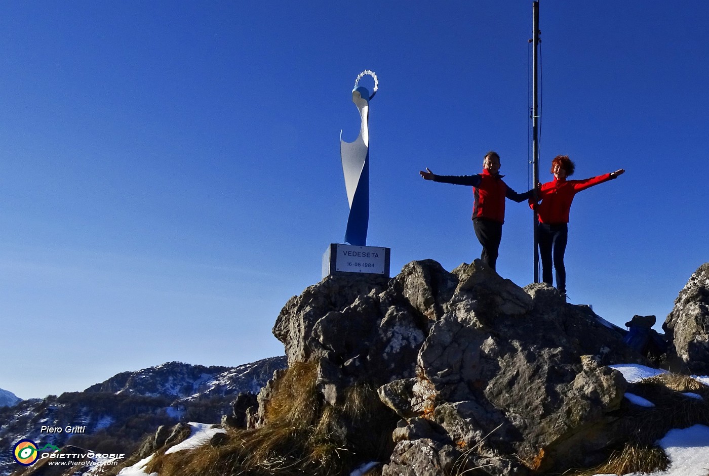 01 Madonna delle Cime in vetta al Corno Zoccone (1458 m)  .jpg -                                